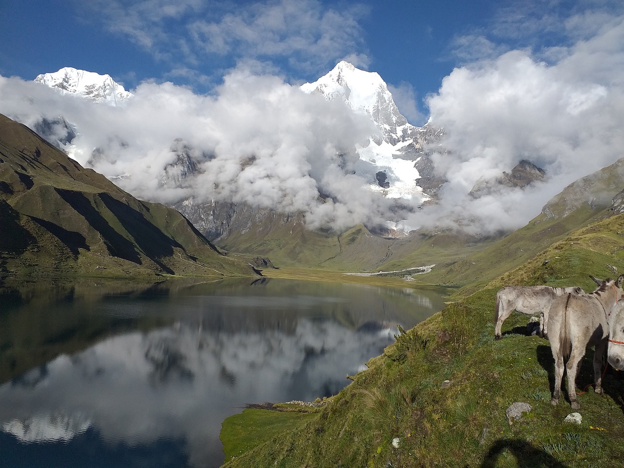 trekking huayhuash, cordillera huayhuash, hiking peru